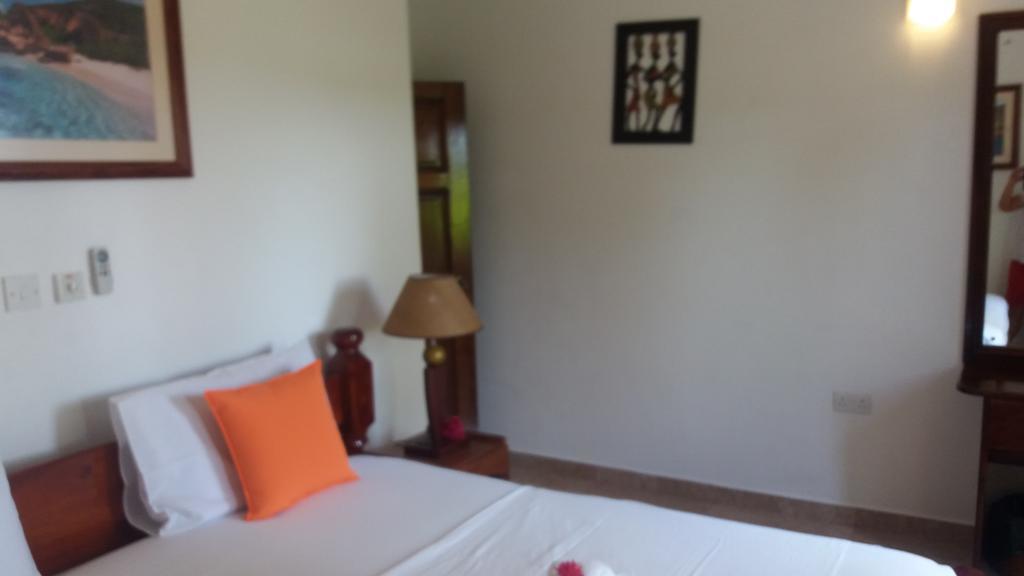 Maison Belle Baie Baie Sainte Anne Екстериор снимка