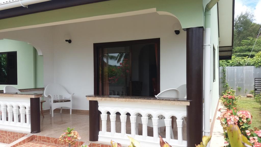 Maison Belle Baie Baie Sainte Anne Екстериор снимка