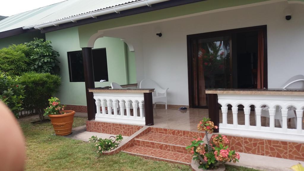 Maison Belle Baie Baie Sainte Anne Екстериор снимка