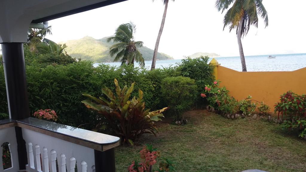 Maison Belle Baie Baie Sainte Anne Екстериор снимка